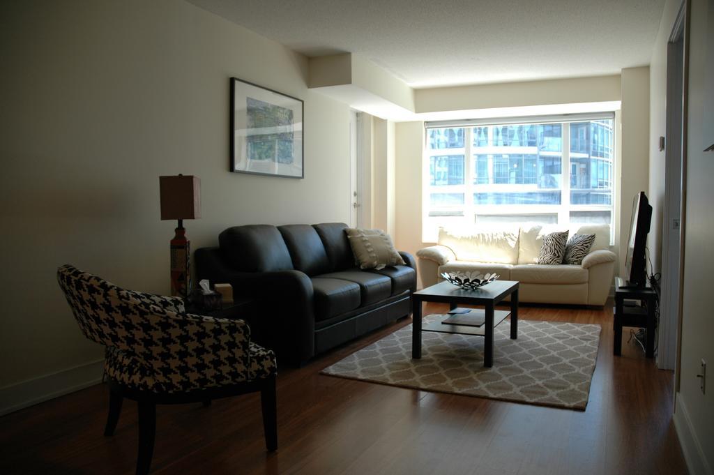 Livingsuites Toronto - 20 Blue Jays Way 外观 照片
