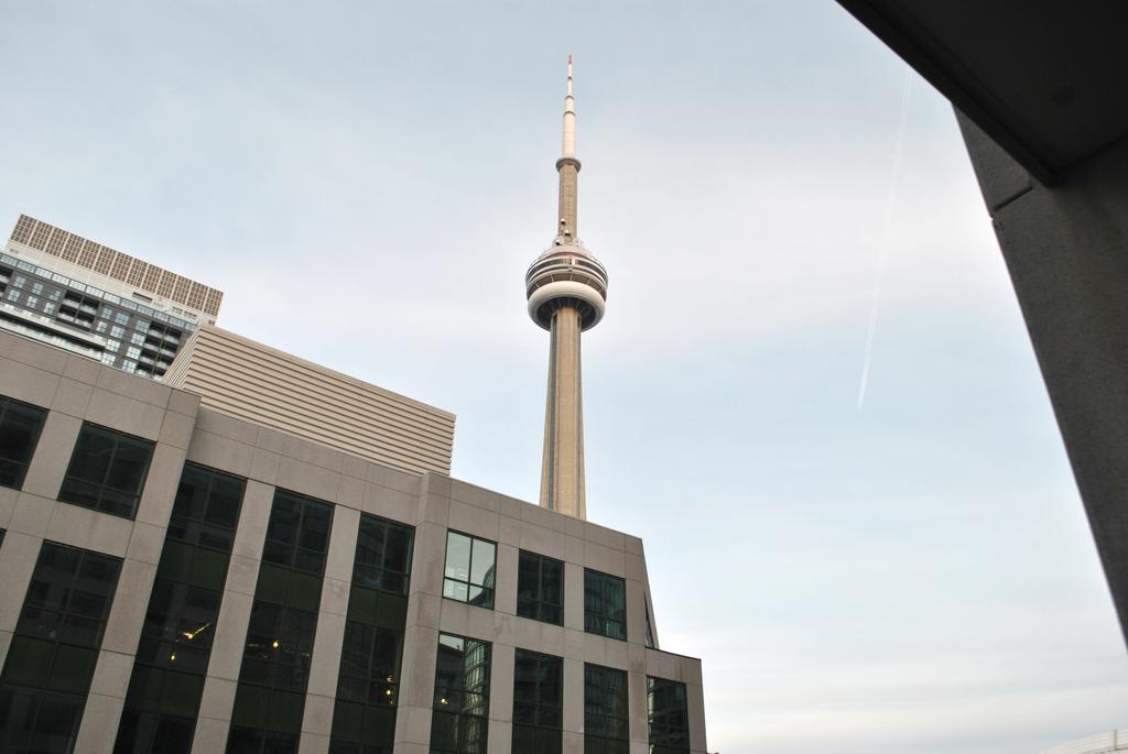 Livingsuites Toronto - 20 Blue Jays Way 外观 照片